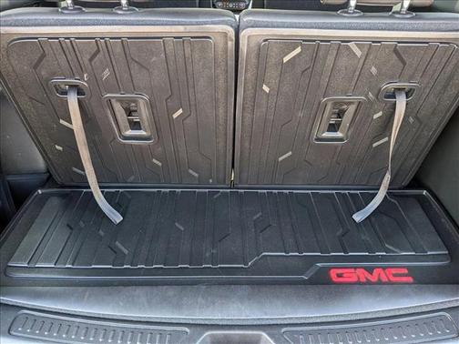 Sterling Metallic 2023 GMC Acadia AWD AT4