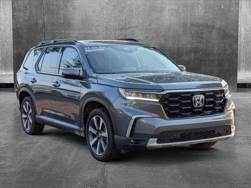 2025 Honda Pilot Touring 8-Passenger