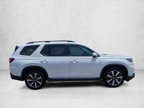 Platinum White Pearl 2023 Honda Pilot AWD Elite