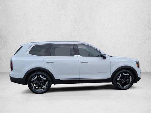 Glacial White Pearl 2024 Kia Telluride EX