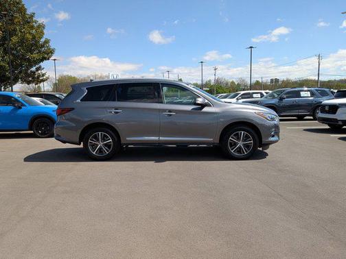 2017 INFINITI QX60 Base