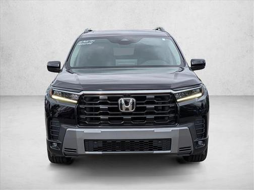 Crystal Black Pearl 2026 Honda Pilot Touring 8-Passenger