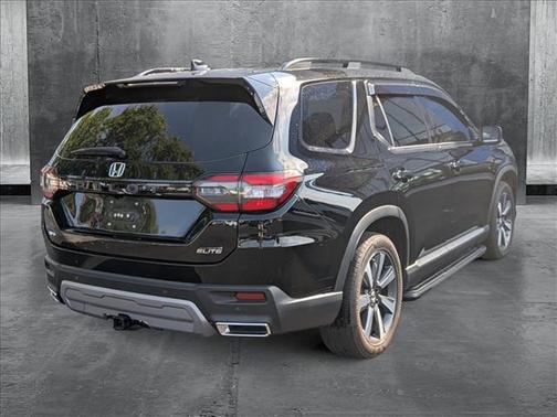 2023 Honda Pilot AWD Elite