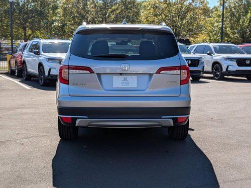 2019 Honda Pilot Touring 8-Passenger