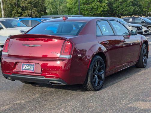 2022 Chrysler 300 S