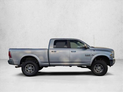 2017 RAM 2500 Laramie Crew Cab 4x4 6'4' Box