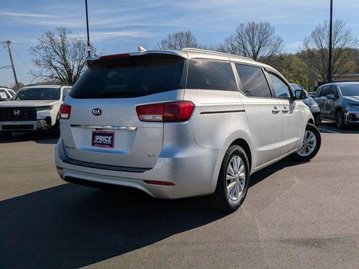2015 Kia Sedona LX