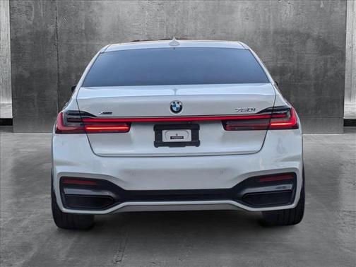 2022 BMW 750 i xDrive