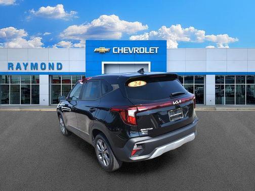 Fusion Black 2024 Kia Seltos LX