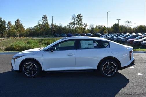 2025 Kia K4 GT-Line