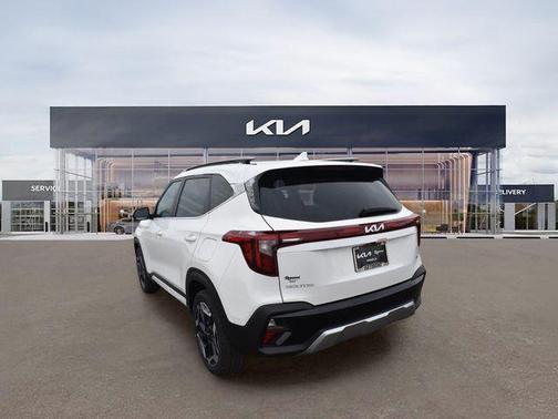 Snow White Pearl 2026 Kia Seltos SX