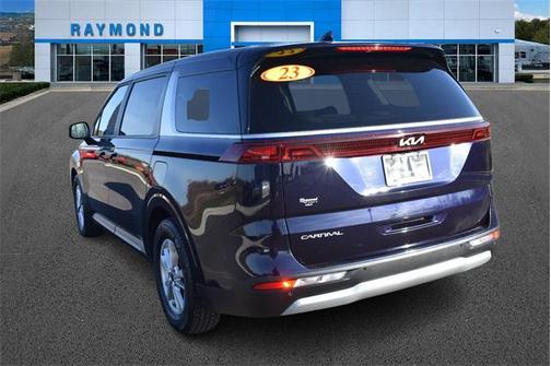 2023 Kia Carnival LX