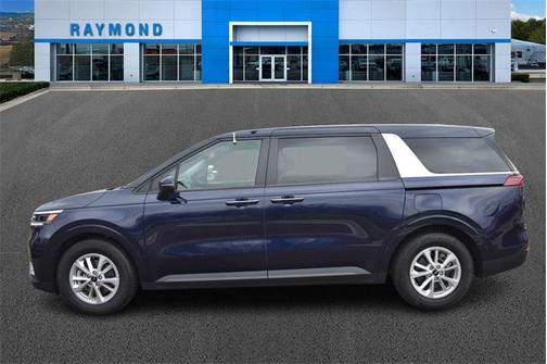 2023 Kia Carnival LX