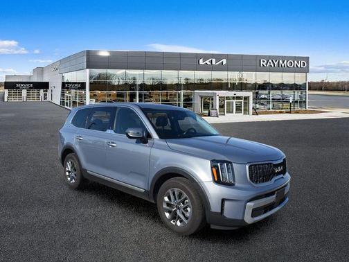 Everlasting Silver 2024 Kia Telluride LX