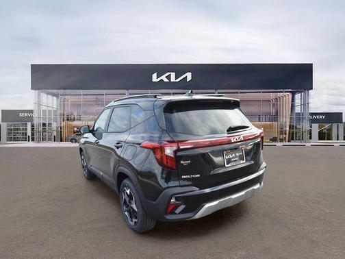 Fusion Black 2026 Kia Seltos S