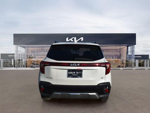 Snow White Pearl 2026 Kia Seltos S