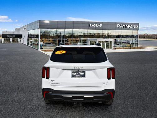 Glacial White Pearl 2024 Kia Sorento SX