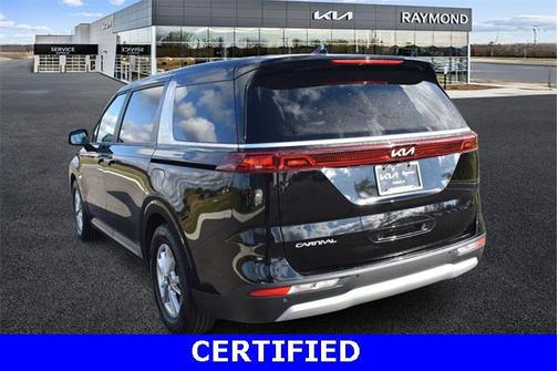 2023 Kia Carnival LX