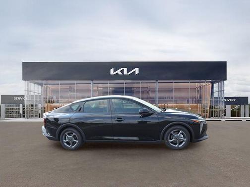 Aurora Black Pearl 2026 Kia K4 LXS
