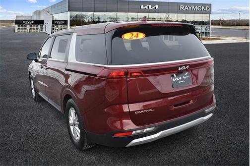 2024 Kia Carnival LX