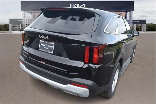 2025 Kia Sorento LX