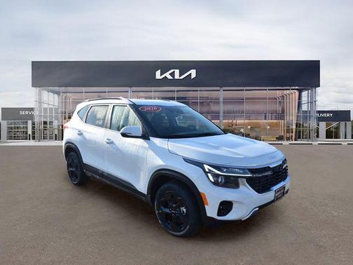 Snow White Pearl 2026 Kia Seltos EX