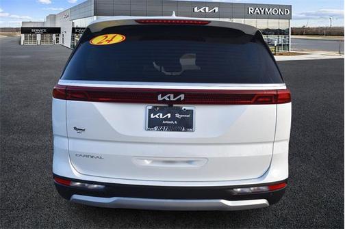 2024 Kia Carnival EX