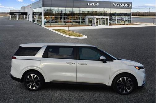 2024 Kia Carnival EX
