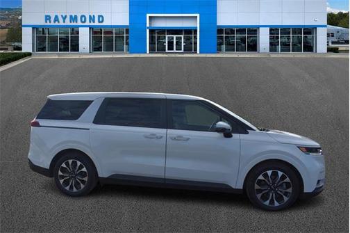 2024 Kia Carnival EX