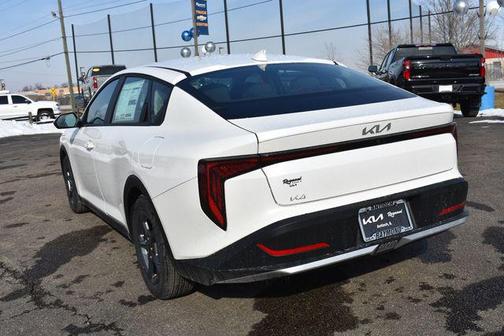 2026 Kia K4 LXS
