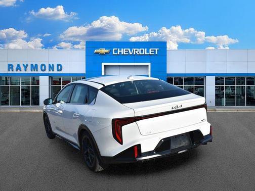 Snow White Pearl 2025 Kia K4 GT-Line Turbo