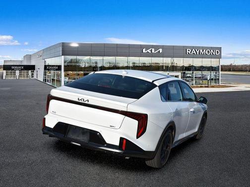 Snow White Pearl 2025 Kia K4 GT-Line Turbo