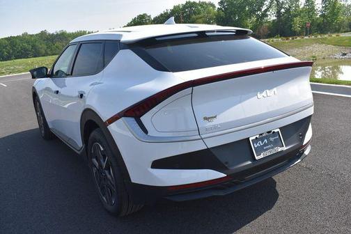 2025 Kia EV6 Light