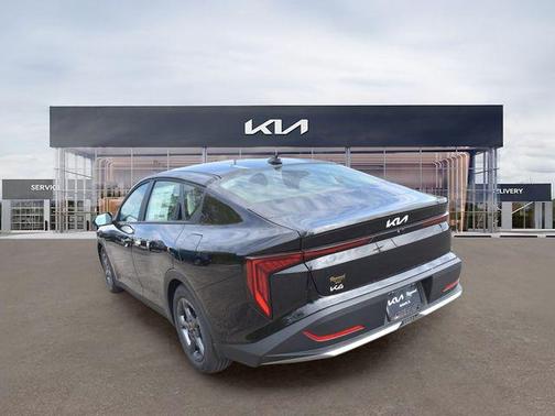 Aurora Black Pearl 2026 Kia K4 LXS