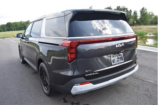 2025 Kia Carnival LX