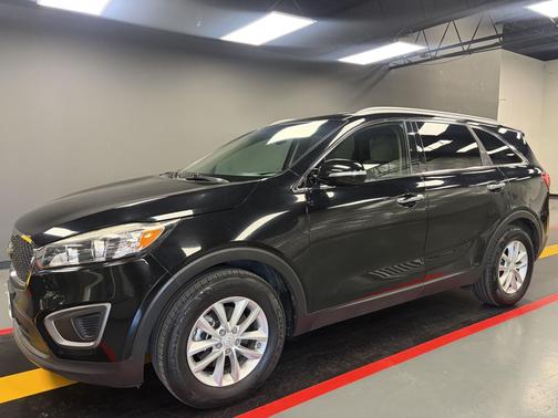 Black 2016 Kia Sorento LX