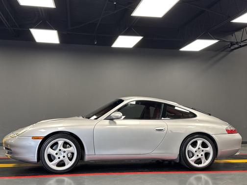 2000 Porsche 911 Carrera 4