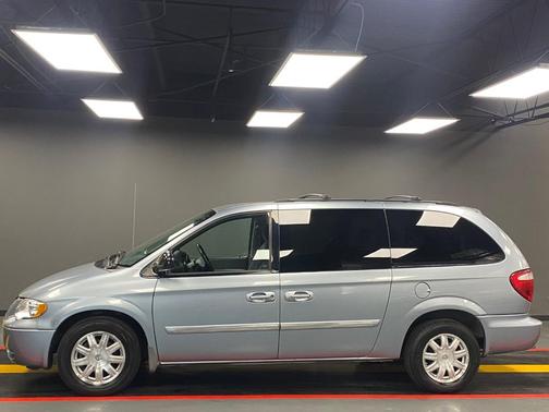 2006 Chrysler Town & Country Touring
