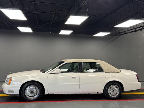 White 2000 Cadillac DeVille Base