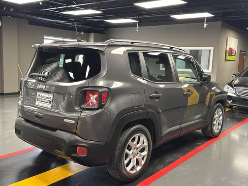 Gray 2018 Jeep Renegade Latitude