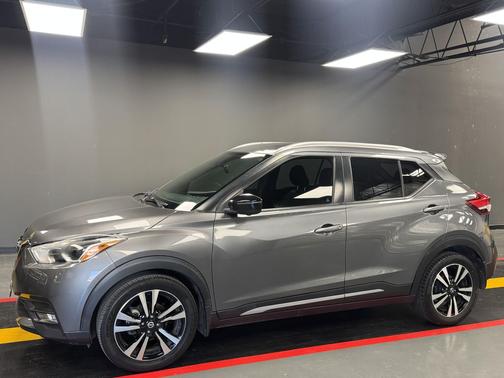 2019 Nissan Kicks SR