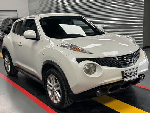 White 2013 Nissan Juke 5dr Wgn CVT S AWD
