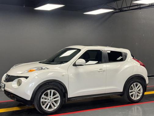 White 2013 Nissan Juke 5dr Wgn CVT S AWD