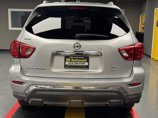 2017 Nissan Pathfinder SV