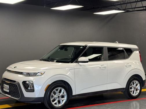 2020 Kia Soul S IVT