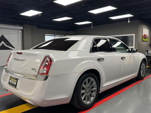 2013 Chrysler 300C Base