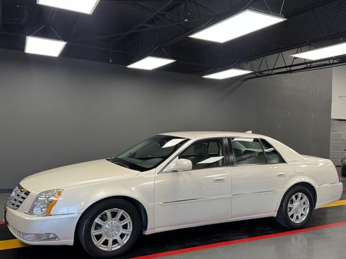 2011 Cadillac DTS Base