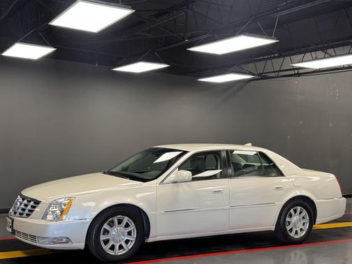 2011 Cadillac DTS Base
