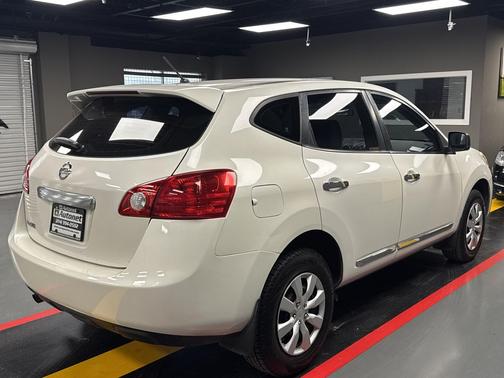 Pearl White 2012 Nissan Rogue S