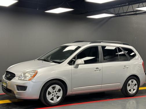 2009 Kia Rondo 4dr Wgn I4 LX Base